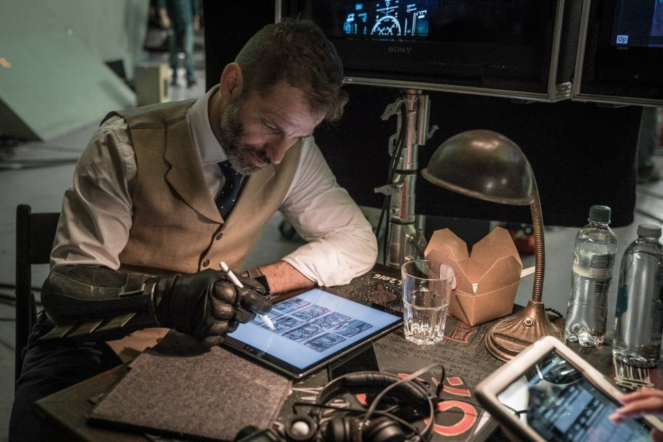 Justice League: Zack Snyder sul set del film
