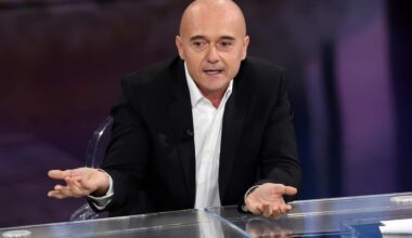 Alfonso Signorini indagato per violenza sessuale ed estorsione