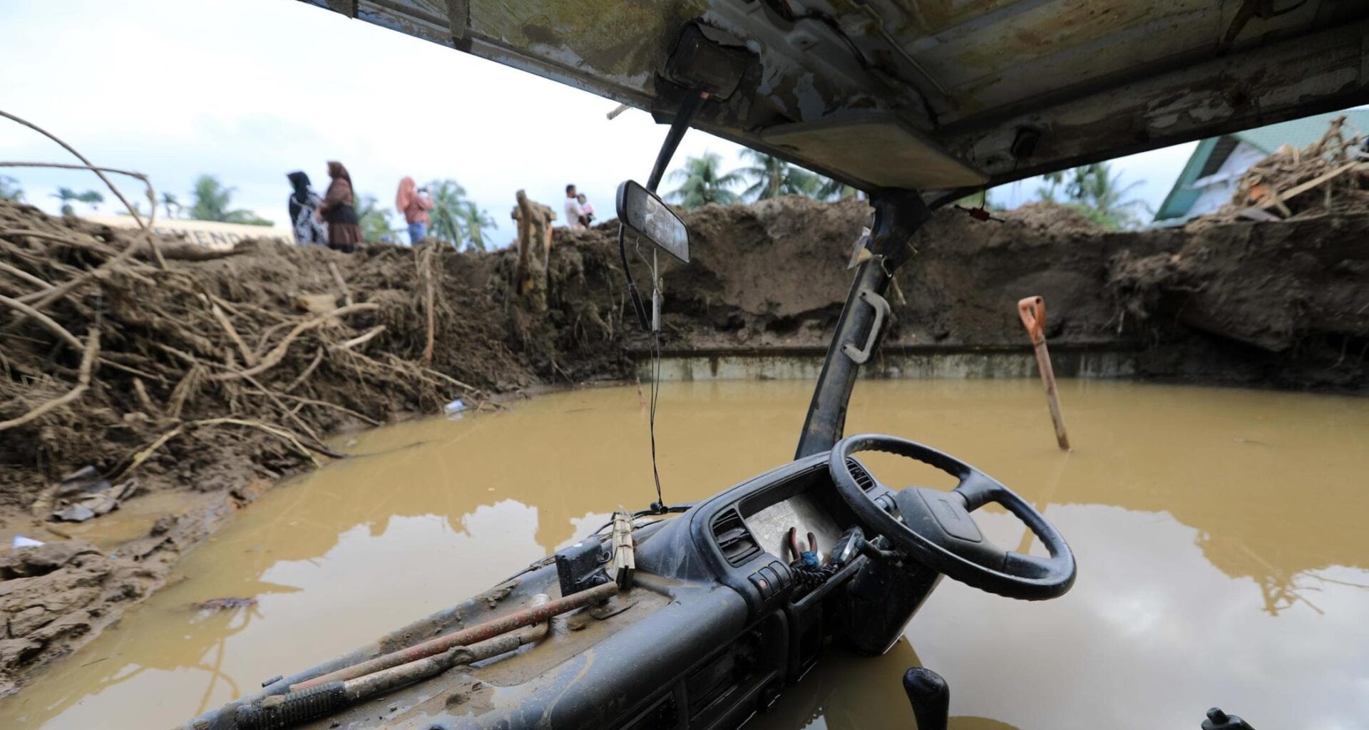 Alluvioni in Indonesia, Sri Lanka e Thailandia: oltre 1.300 morti e 800 dispersi