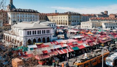 Oggi è festa a Porta Palazzo: musica, letture, eventi gratuiti. Si accende l’albero - La Stampa