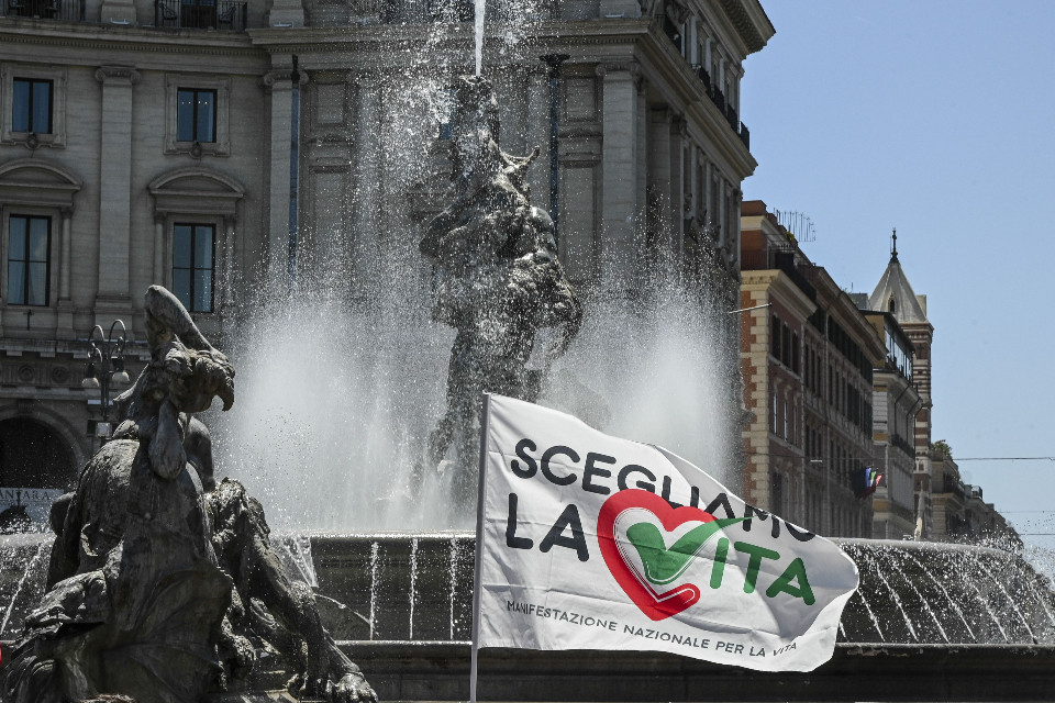 Ma che "cura" sarebbe l'aborto? Il cortocircuito di Strasburgo