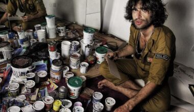 Claudio Cavallaro con la sua mostra protagonista di "Particol'arte"