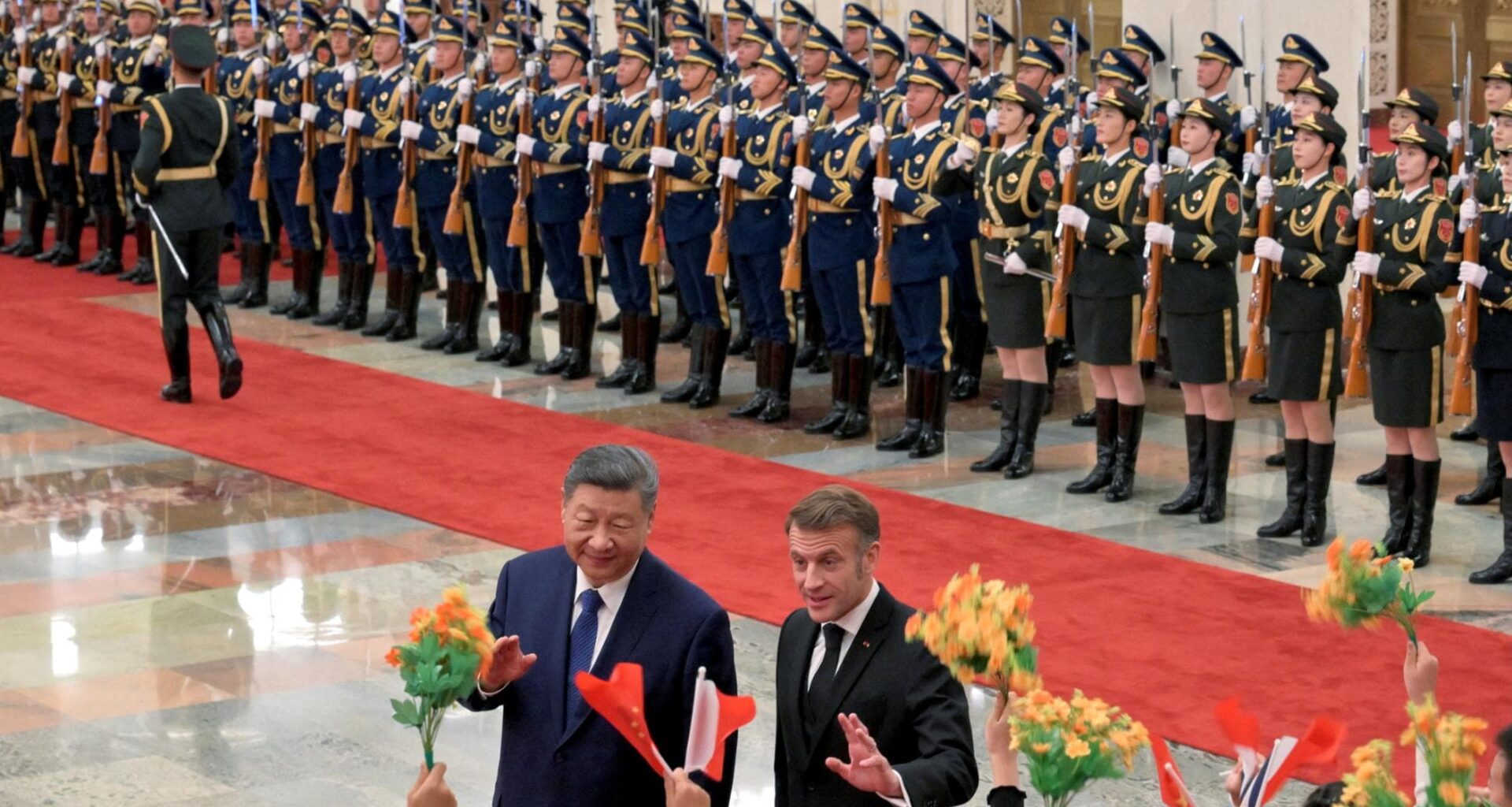 Macron in Cina chiede aiuto per l’Ucraina: ma più della geopolitica contano gli affari - la Repubblica