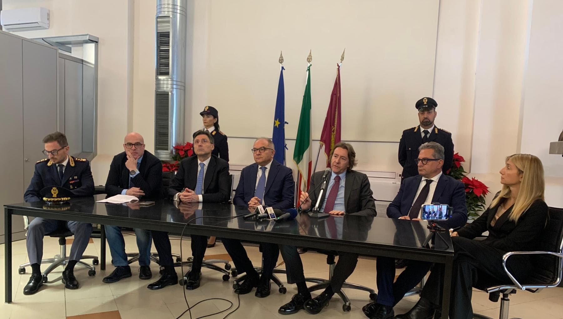 Fiumi di droga ed estorsioni, Cosa nostra rialza la testa: blitz a Palermo, 50 arresti - la Repubblica