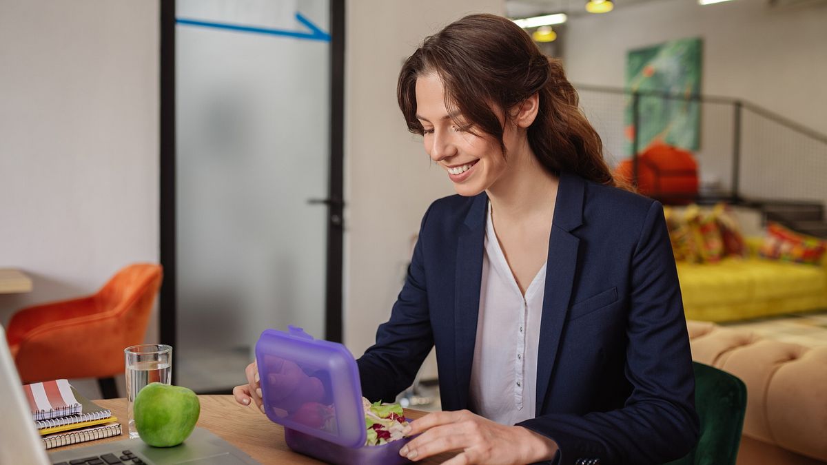 La "schiscia" vale due stipendi: il pranzo portato da casa può far risparmiare anche 3.200 euro - Tgcom24