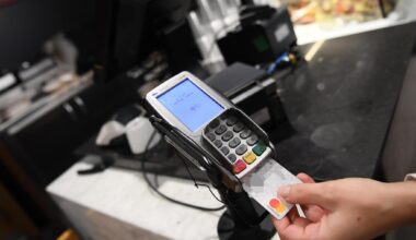 Pos e scontrini fiscali, da gennaio scatta l’obbligo di collegamento per i commercianti: cosa cambia - la Repubblica