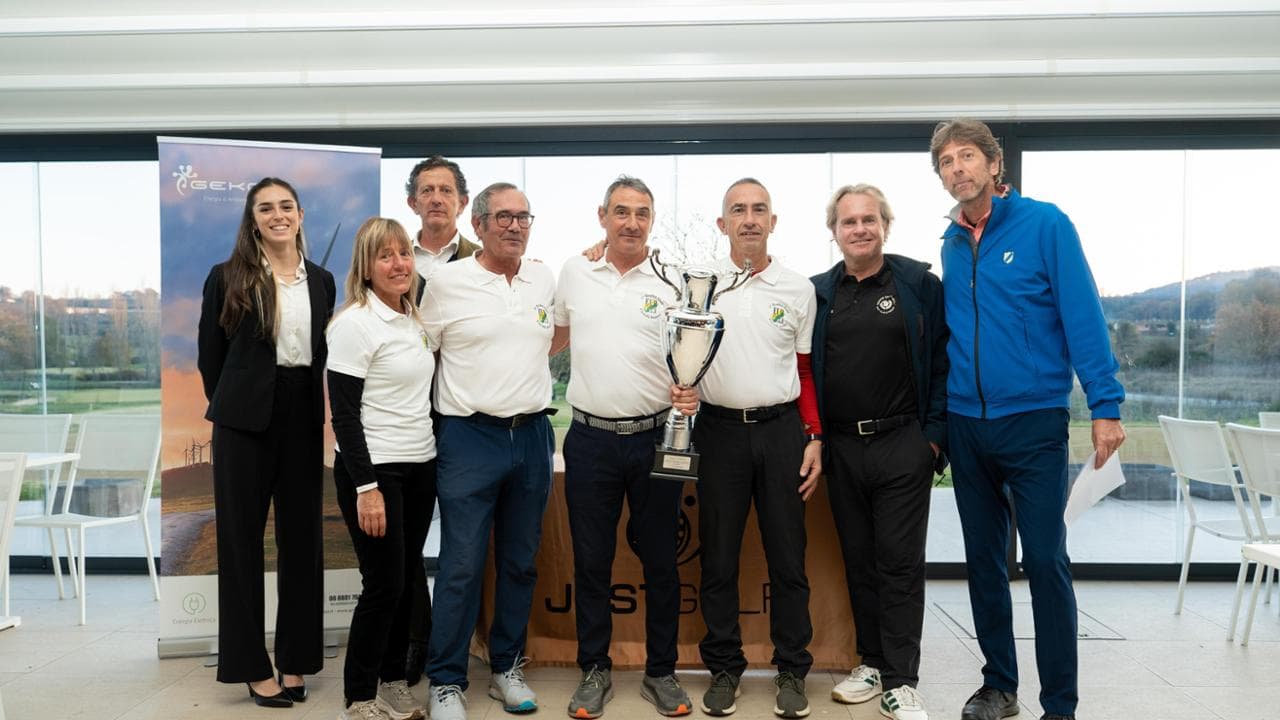 La squadra dello Sport Eur, vincitrice della prima edizione del Trofeo dei Circoli Storici di Roma