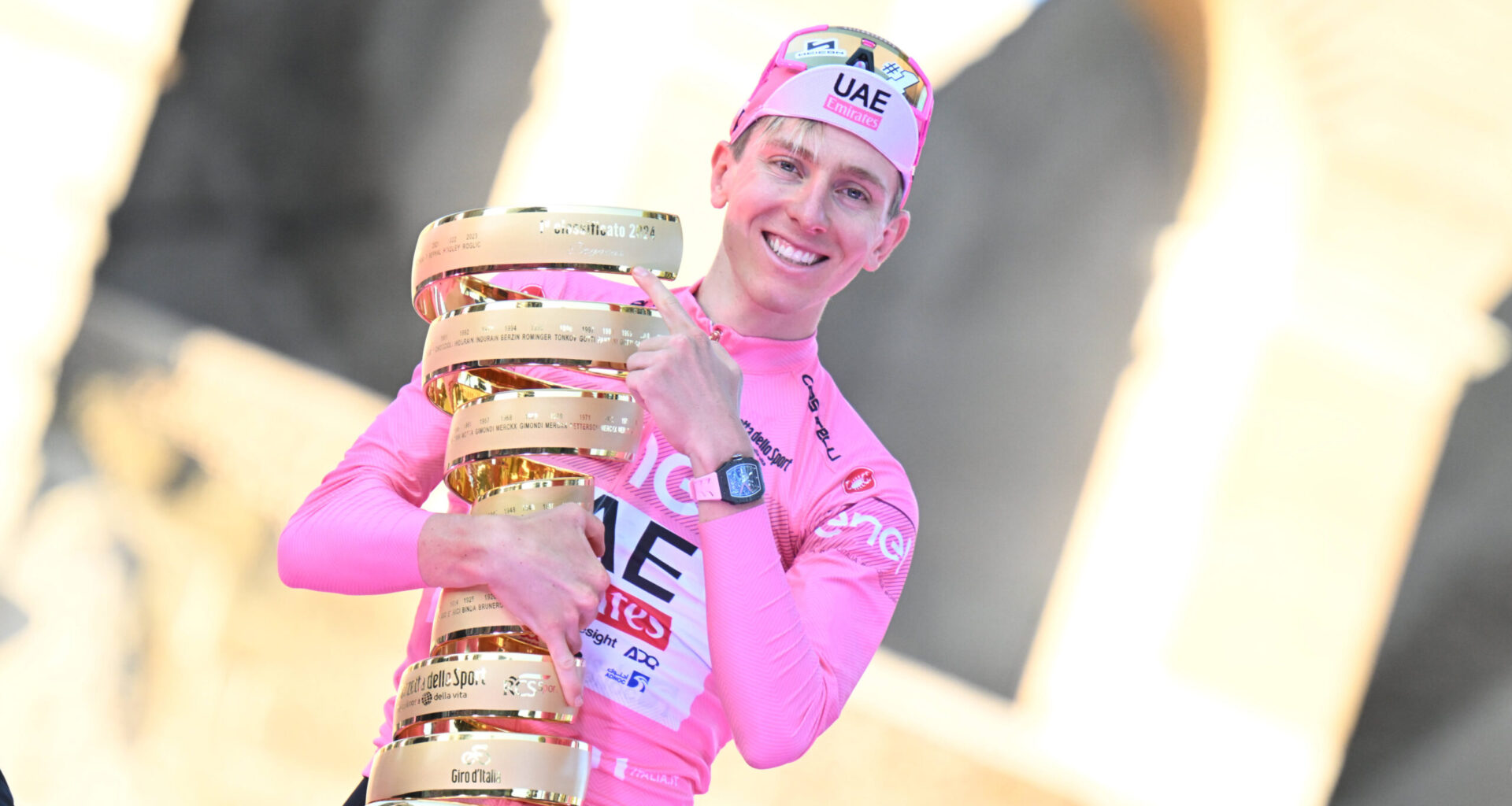 UAE Emirates XRG, un "piano-B" per il calendario 2026 di Tadej Pogačar? "Il percorso del Giro gli piace, ci verrebbe saltando le Classiche delle Ardenne"