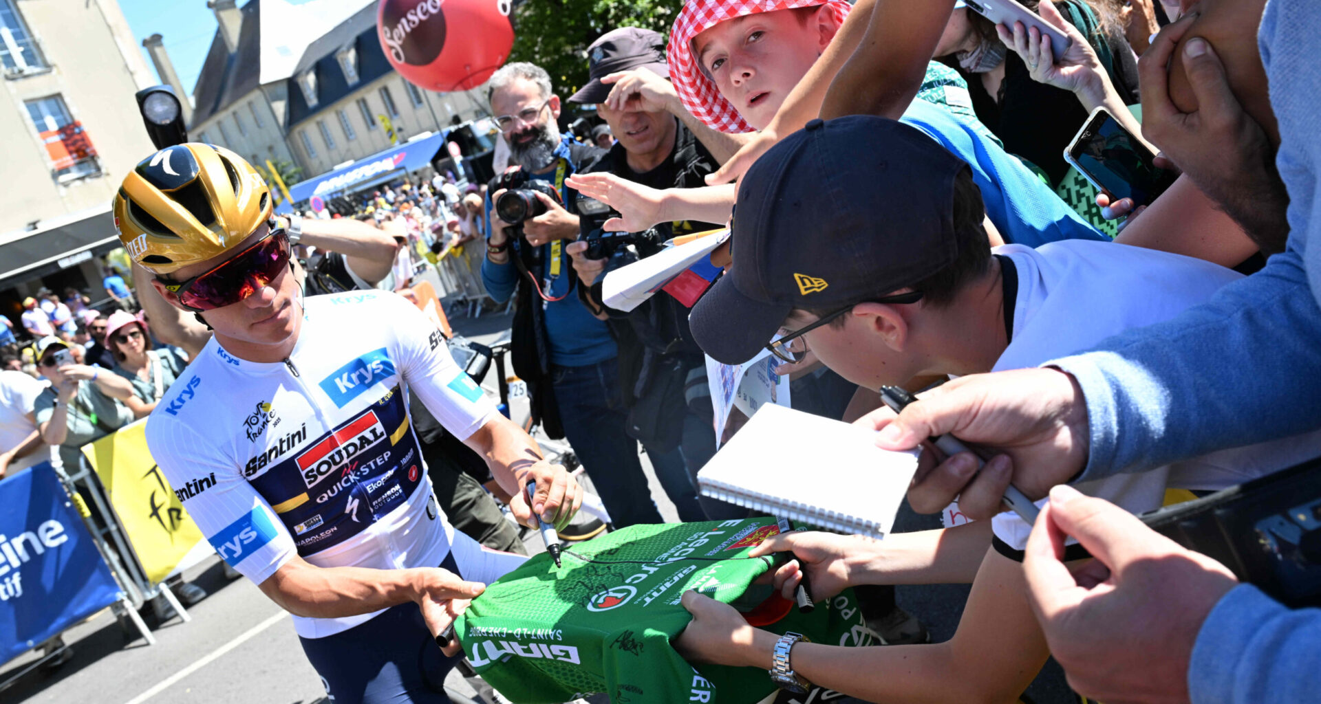 Red Bull-Bora-hansgrohe, Remco Evenepoel avvistato sui muri del Giro delle Fiandre: casualità o ricognizione?