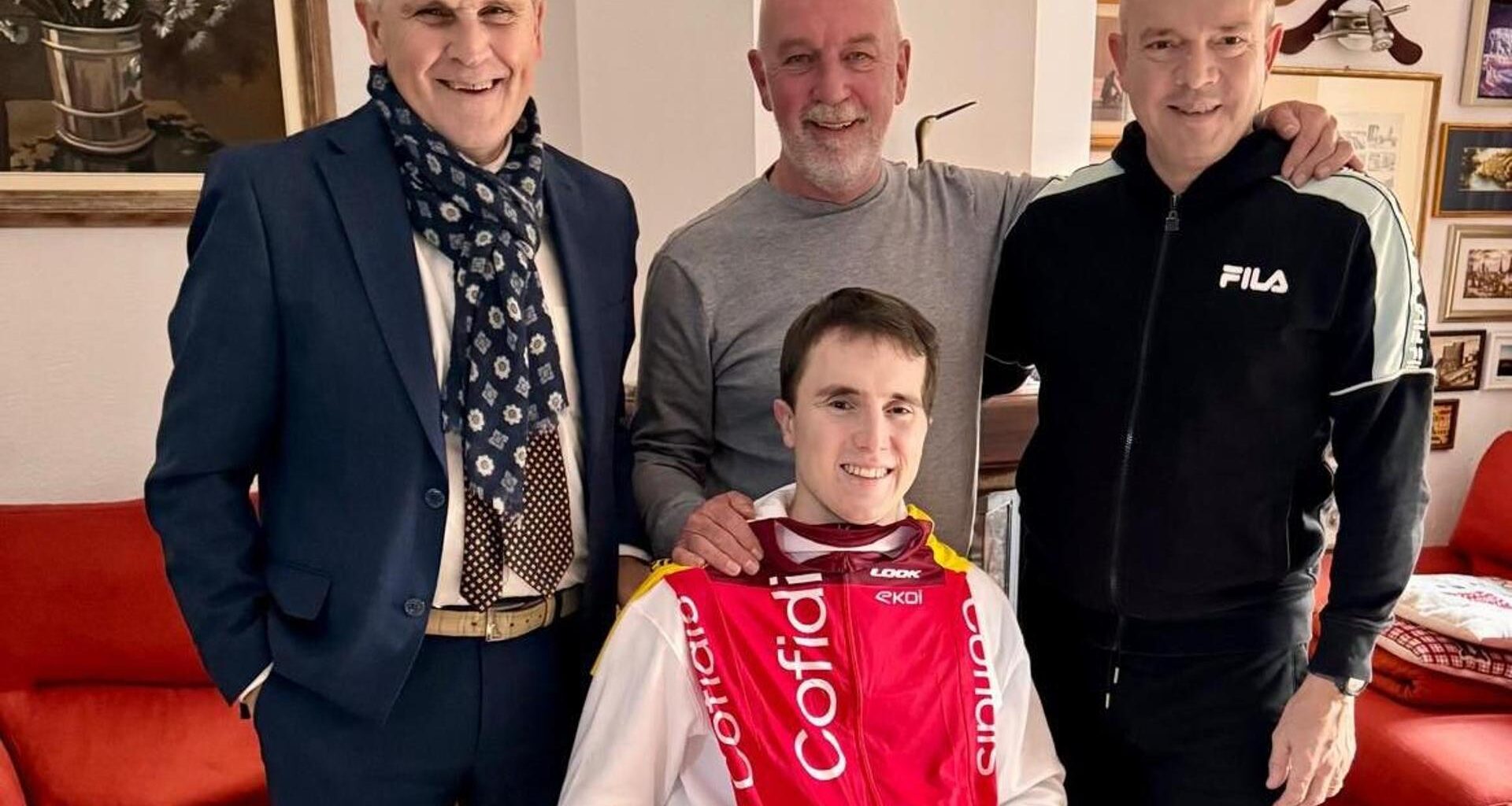 Quasi 17 mesi dopo l'incidente, il ciclista Daniel Gianello torna a casa