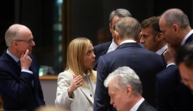 Meloni e il sabotaggio notturno sugli asset. Colloquio con Macron: i Parlamenti votano contro - la Repubblica