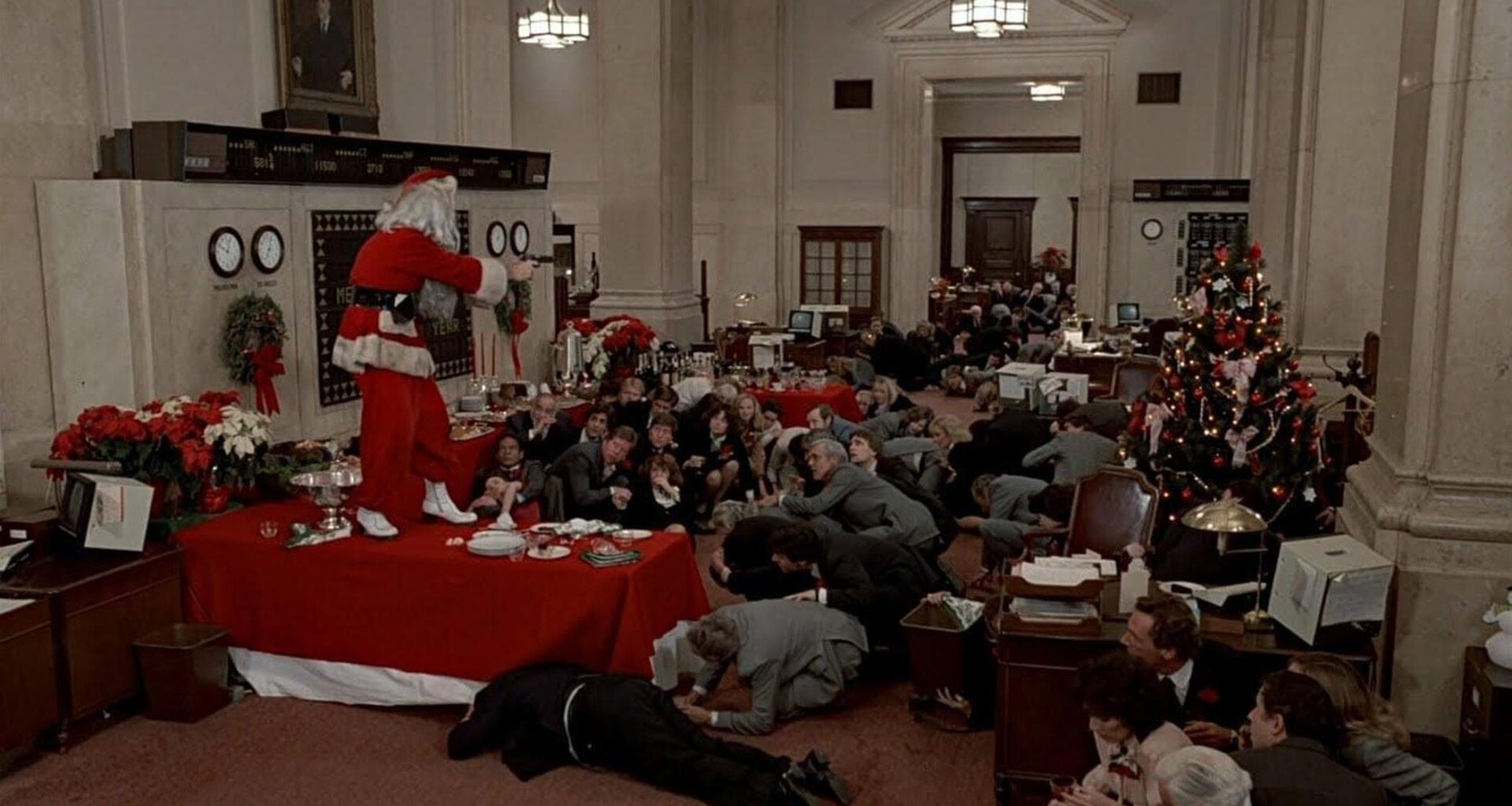 Natale in tv, da “Una poltrona per due” a Stranger Things. Film, serie tv e show per le feste