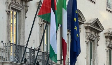 Meloni riceve Abu Mazen e spunta la bandiera della Palestina su Palazzo Chigi – Il Tempo