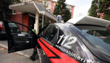 Femminicidio nelle Marche, donna di 50 anni trovata morta in casa. Si cerca l’ex marito