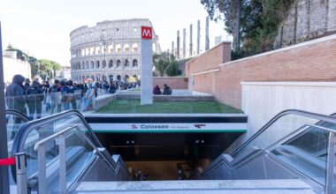 Roma, tre uomini stuprano una 23enne alla stazione della metro Jonio