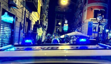 I controlli dei carabinieri a Chiaia