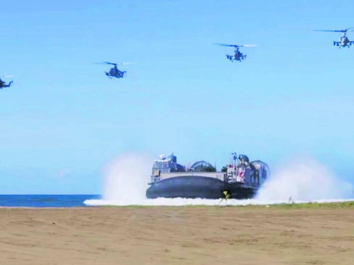 Navi, caccia e operazioni di terra: ecco il possibile piano Usa per l'attacco al Venezuela