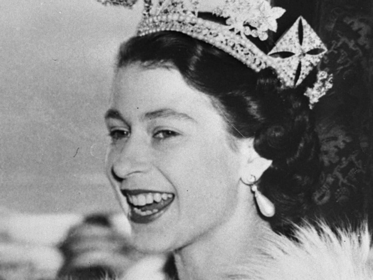 Reali, guerre e dive. Così Cecil Beaton immortalò l'effimero