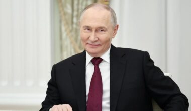 Mosca: parte del piano Usa è "inaccettabile". Salta l'incontro Witkoff-Zelensky