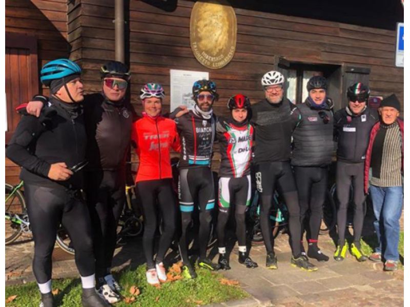 SERVIZIO VITTORIA CORSE. LA FESTA DEI PROTAGONISTI CON LA PEDALATA DI FINE STAGIONE