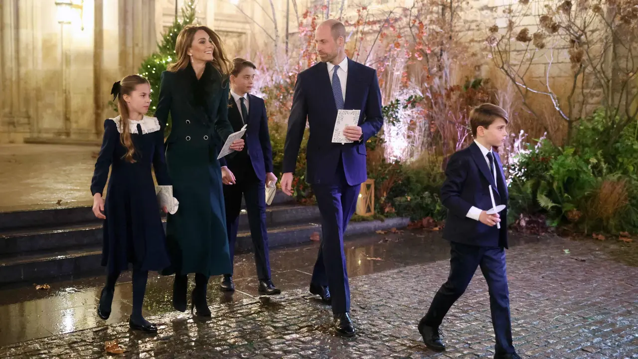 TOPSHOT-BRITAIN-ROYALS-CHRISTMAS