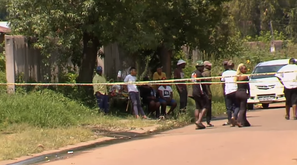 In Sudafrica 11 persone sono state uccise in un attacco armato in un locale