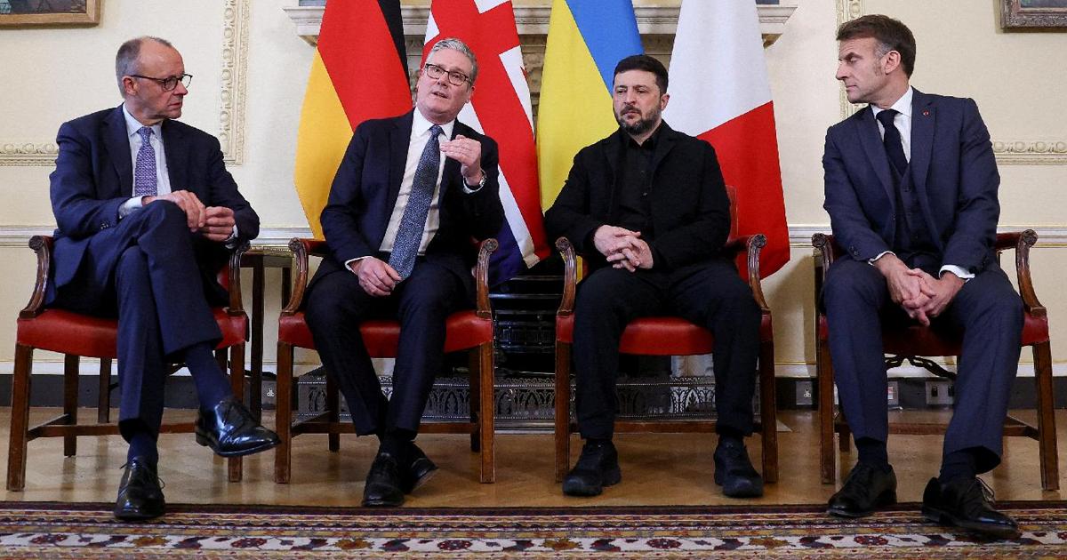 Il cancelliere tedesco Friedrich Merz, il primo ministro britannico Keir Starmer, il presidente ucraino Volodymyr Zelensky e il presidente francese Emmanuel Macron partecipano agli incontri al numero 10 di Downing Street, nel centro di Londra, l'8 dicembre 2025