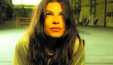 Emma Marrone: "Scusate, non mi sento molto bene". Il ritorno in vetta dopo 12 anni