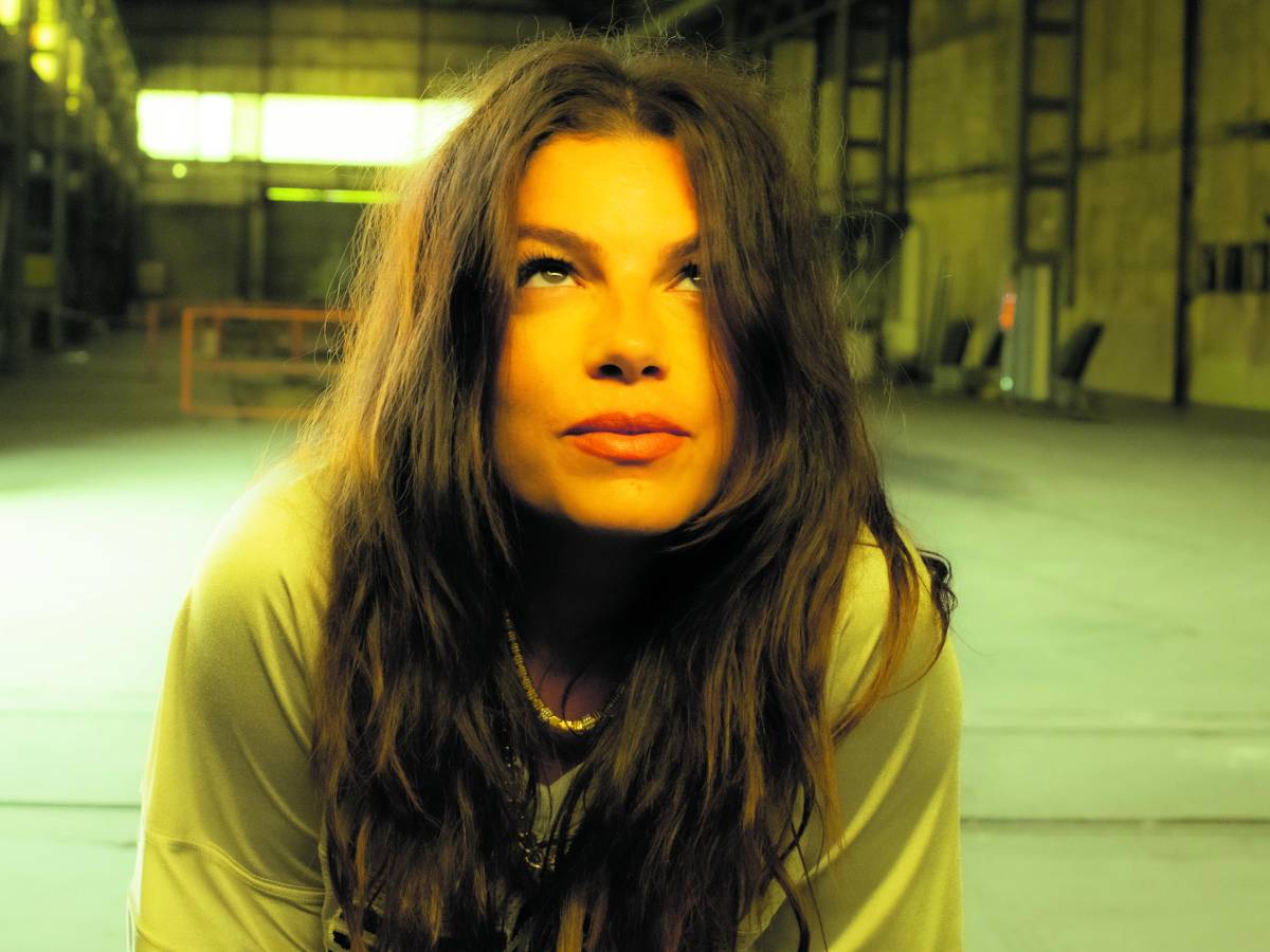 Emma Marrone: "Scusate, non mi sento molto bene". Il ritorno in vetta dopo 12 anni