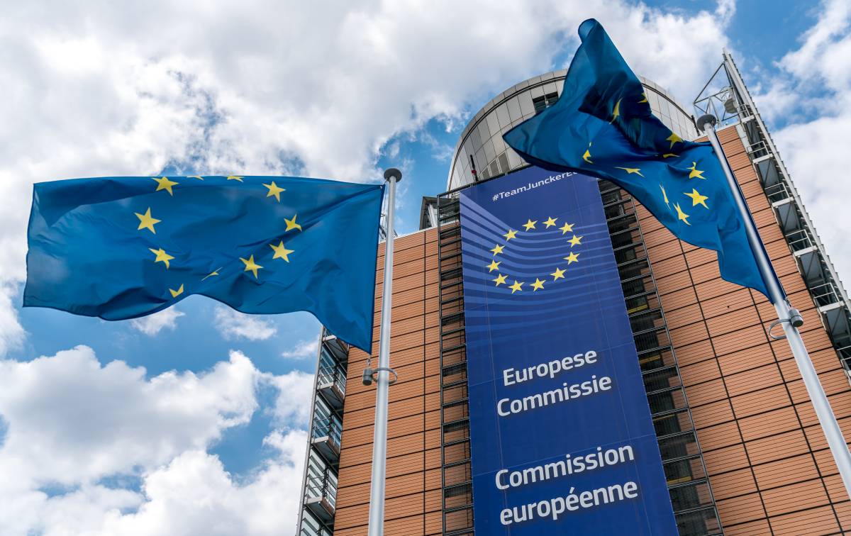 Pacchetto auto, voci su uno slittamento al 2040 per l'addio a diesel e benzina