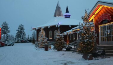 L'esercito della Nato circonda il villaggio di Babbo Natale: cosa è successo