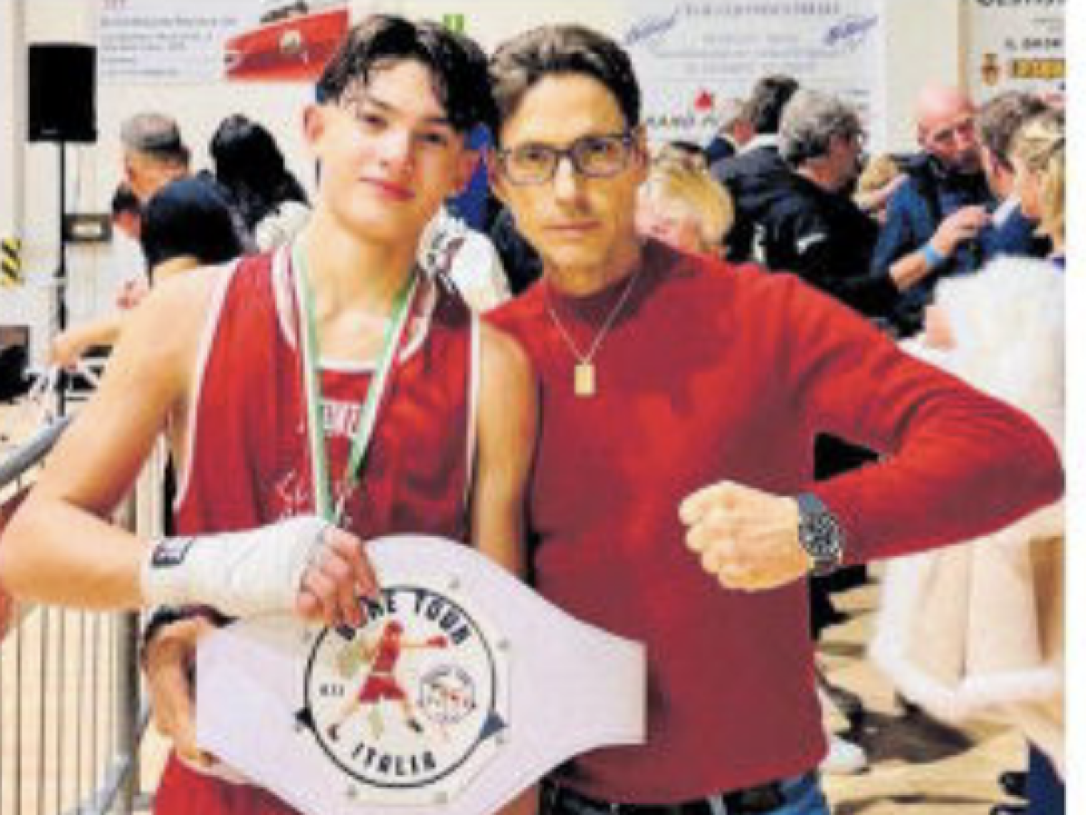 Lorenzo sul ring, il piccolo Berlusconi picchia da grande e s’allena in periferia