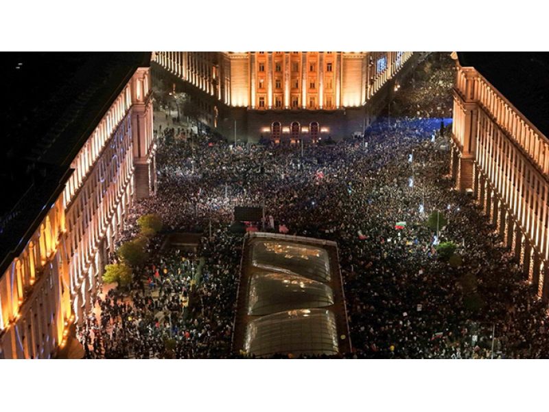 CADE IL GOVERNO IN BULGARIA E LA GRANDE PARTENZA DEL GIRO DIVENTA UN CASO POLITICO