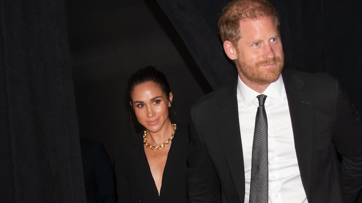 Lo sgarbo di Natale della regina Elisabetta e l’addio di Harry e Meghan agli incarichi reali