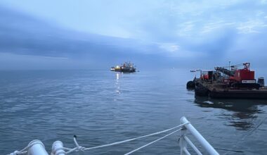 Dopo quasi 11 mesi è stata portata via la nave cargo incagliata a Marina di Massa