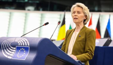 Salta lo stop alle auto termiche nel 2035, l'Europa apre ai biofuel