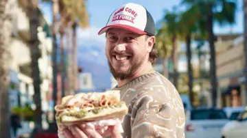 Regalo di Natale dell’Antico Vinaio: 3mila euro e una settimana di ferie ai dipendenti