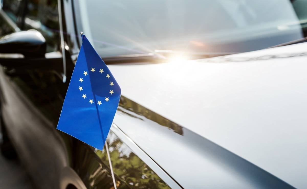 Il "nuovo 2035" divide il settore auto. Stellantis all’attacco