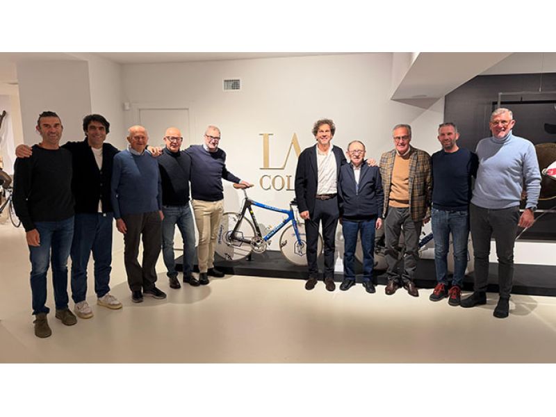 GLI STORICI CAMPIONI DEL MONDO DELLA 4X100 IN VISITA A "LA COLLEZIONE" DI ERNESTO COLNAGO. VIDEO E GALLERY