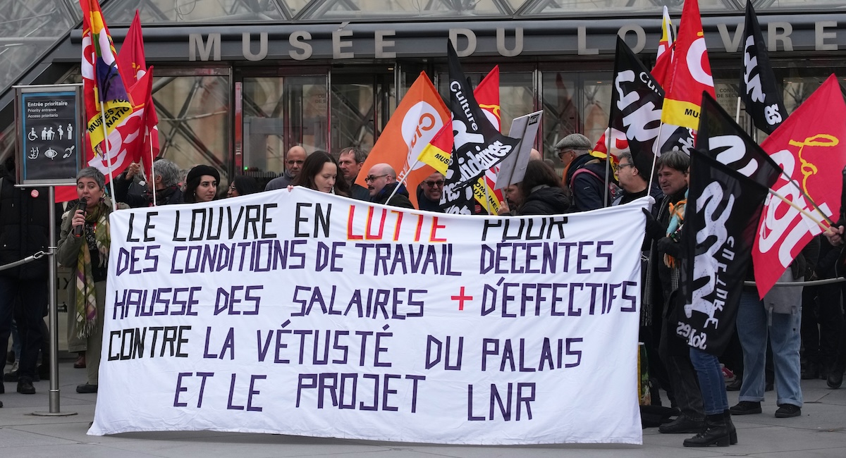 Ha riaperto il Louvre, dopo uno sciopero iniziato lunedì