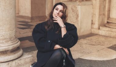 Monica Bellucci oggi, sulla maternità, le figlie, il tempo