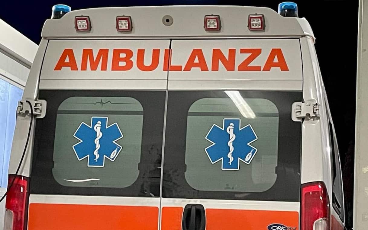 Tragedia a Cava de' Tirreni, 40enne accoltella la compagna e poi si suicida