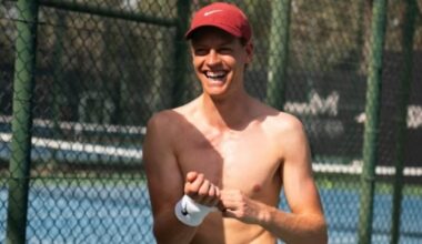 Sinner non si ferma: allenamento a Dubai e messaggio di Natale. FOTO - Sky Sport