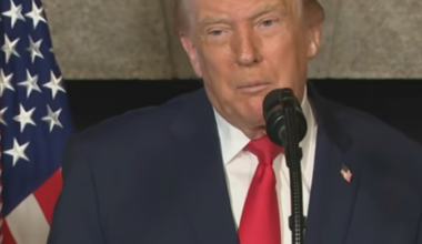 "Realizzeremo due corazzate, le più grandi mai costruite": il messaggio di Trump da Palm Beach