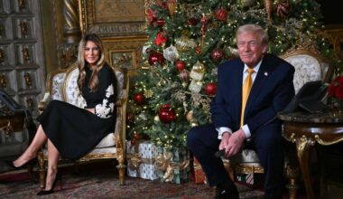 Stoccata natalizia di Trump: "Buon Natale anche alla feccia della sinistra radicale"