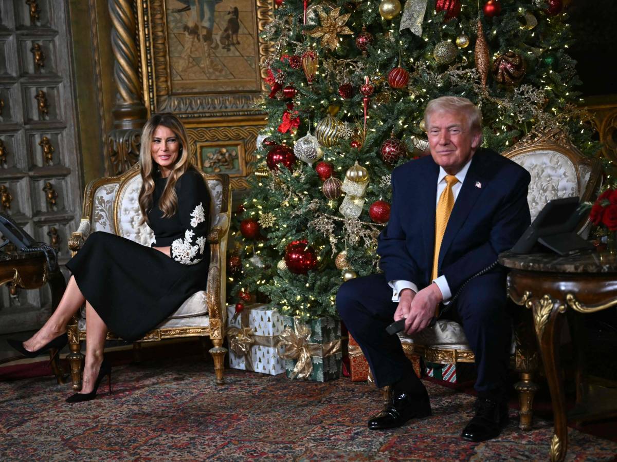 Stoccata natalizia di Trump: "Buon Natale anche alla feccia della sinistra radicale"