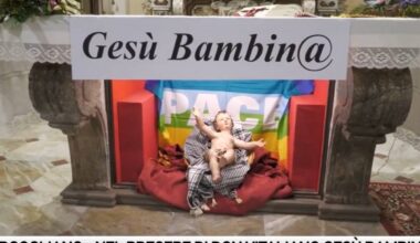 L'Omelia militante a Natale: “Gesù Bambin@ è donna e profugo”