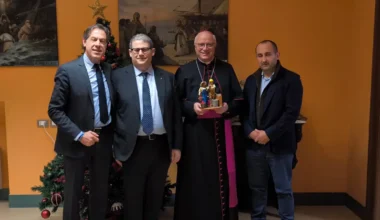 A Baturi la statuina del presepio 2025 di Coldiretti e Confartigianato