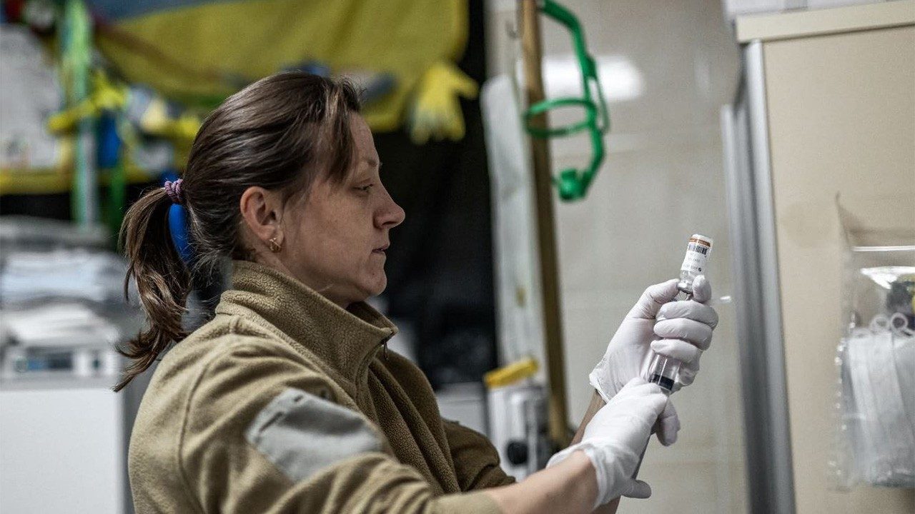 Olena, dall’Italia all’Ucraina per stare accanto a chi muore al fronte