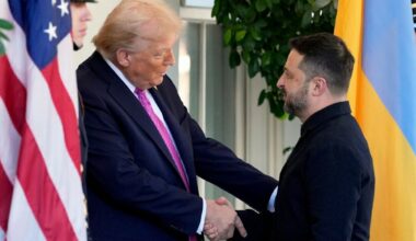 Attacchi nella notte contro Kiev, Mosca lancia missili ipersonici. Oggi Trump e Zelensky in call con i leader europei